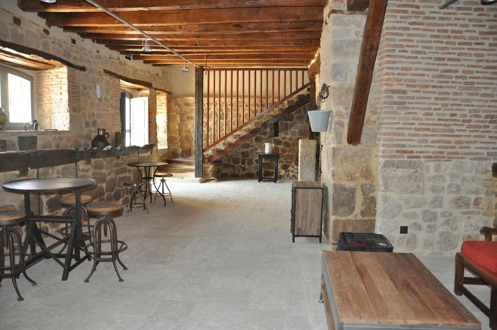 Emebed Posada Castrojeriz Exteriör bild
